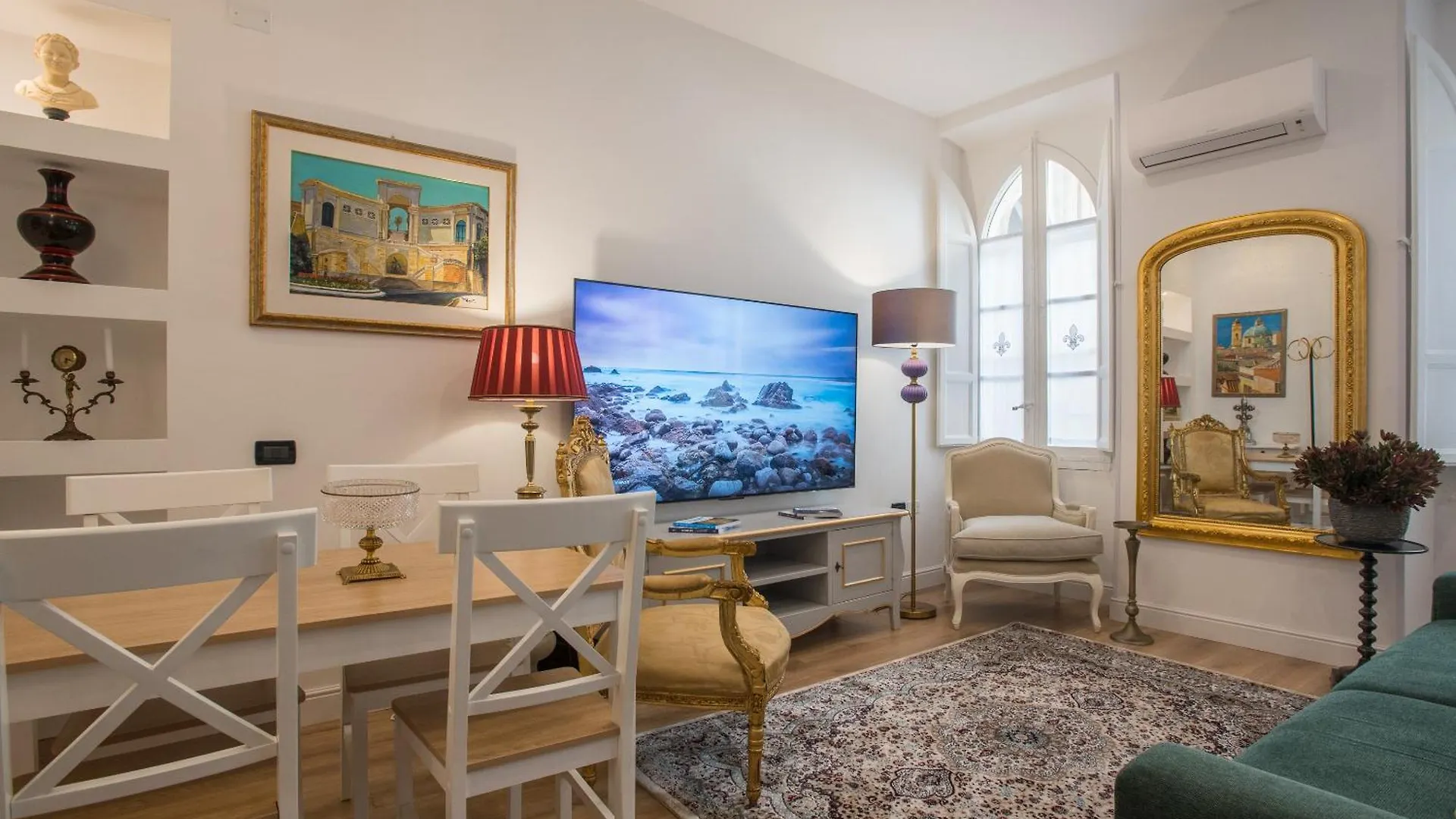 Suite Apartment In The City Centre Cagliari Italy