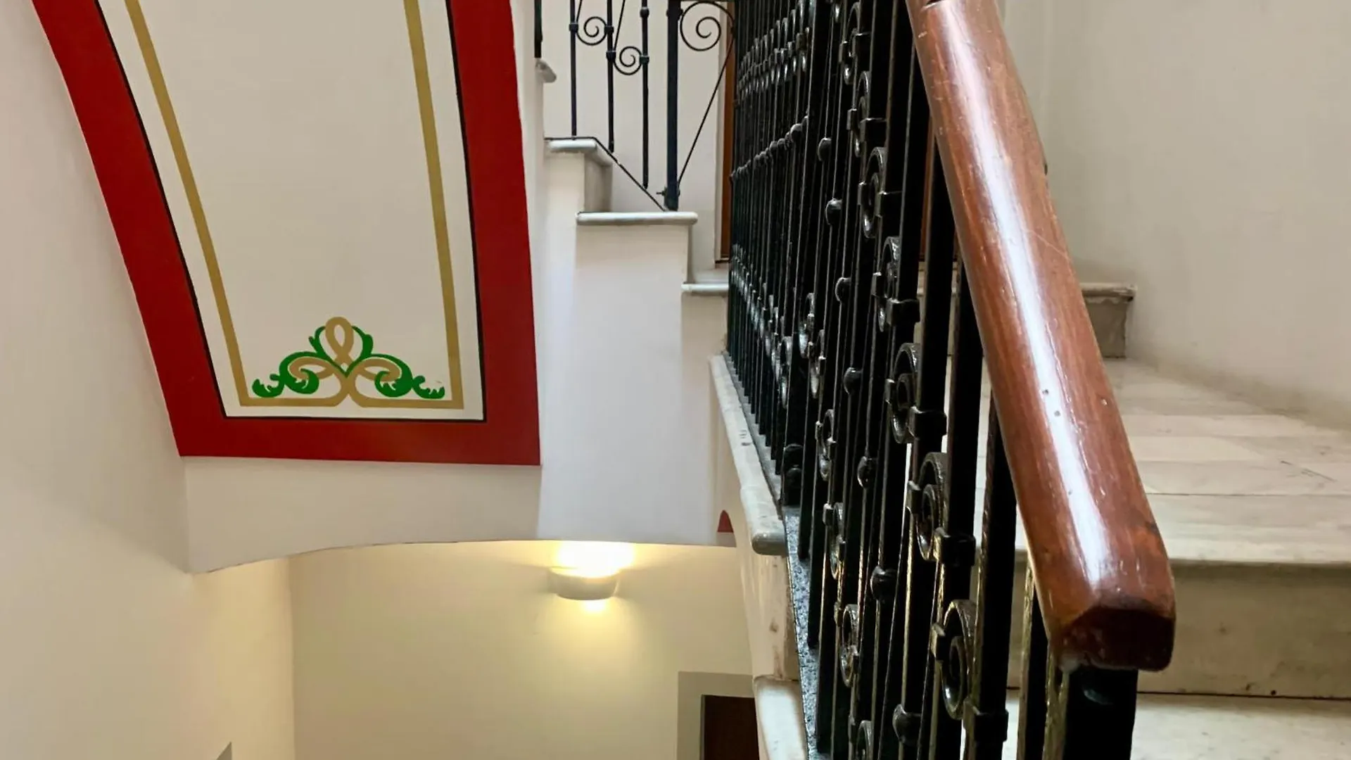 Suite Apartment In The City Centre Cagliari Italy